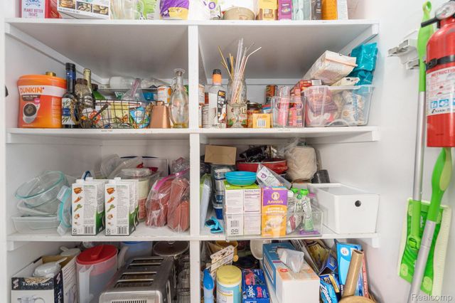 185 Columbia Drive, South Lyon, MI 48178