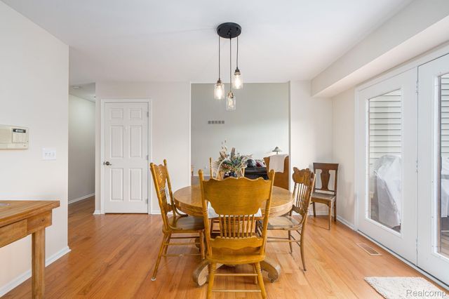 185 Columbia Drive, South Lyon, MI 48178