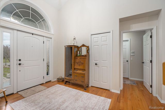 185 Columbia Drive, South Lyon, MI 48178