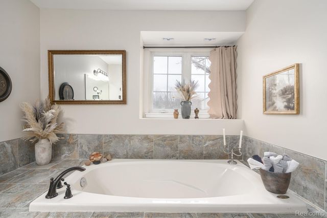 185 Columbia Drive, South Lyon, MI 48178