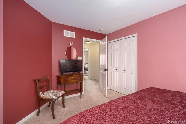 185 Columbia Drive, South Lyon, MI 48178