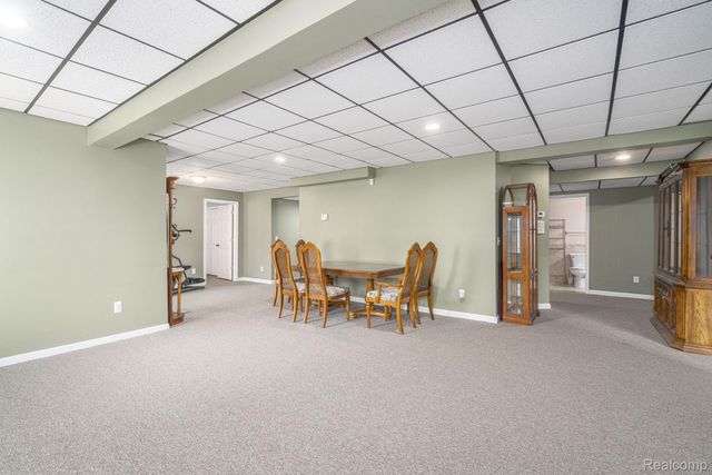 185 Columbia Drive, South Lyon, MI 48178