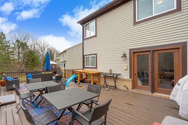 185 Columbia Drive, South Lyon, MI 48178