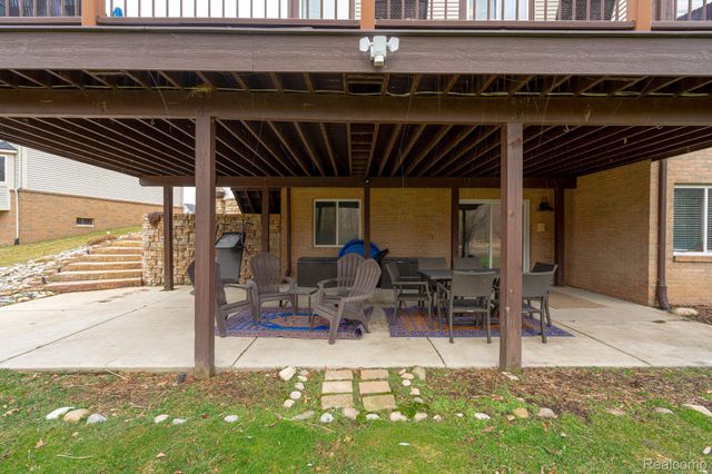 185 Columbia Drive, South Lyon, MI 48178