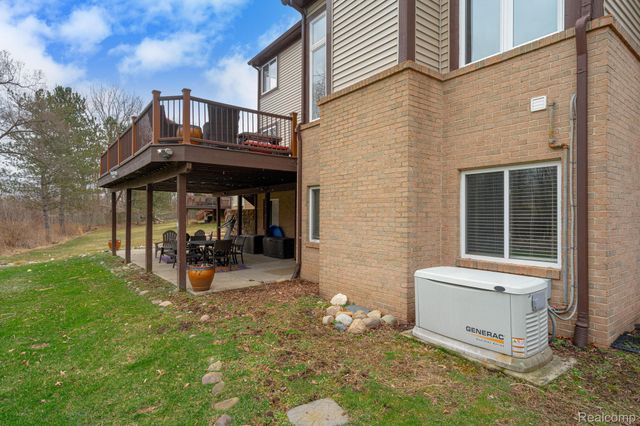 185 Columbia Drive, South Lyon, MI 48178