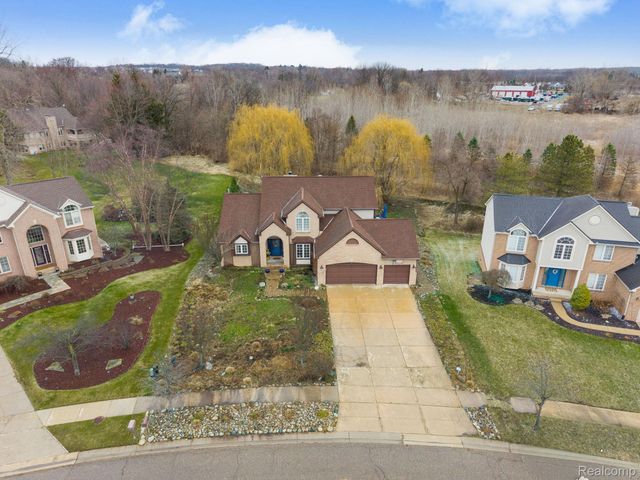 185 Columbia Drive, South Lyon, MI 48178