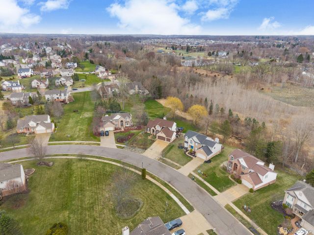 185 Columbia Drive, South Lyon, MI 48178