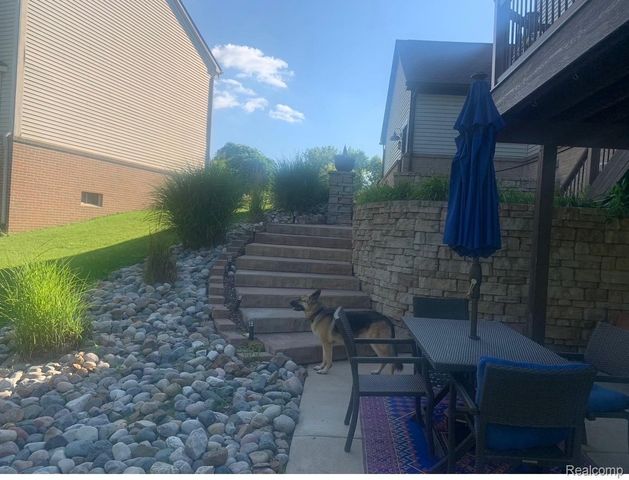 185 Columbia Drive, South Lyon, MI 48178