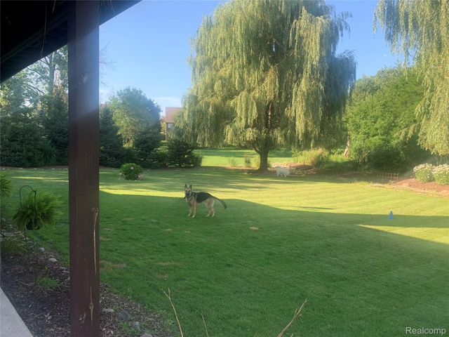 185 Columbia Drive, South Lyon, MI 48178