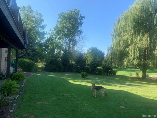 185 Columbia Drive, South Lyon, MI 48178