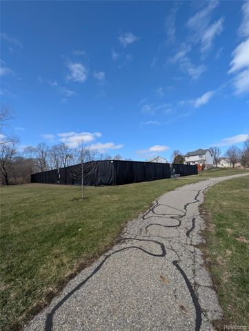 185 Columbia Drive, South Lyon, MI 48178