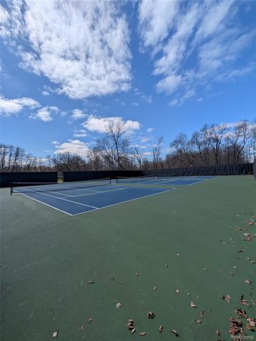 185 Columbia Drive, South Lyon, MI 48178