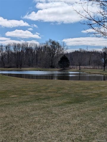 185 Columbia Drive, South Lyon, MI 48178