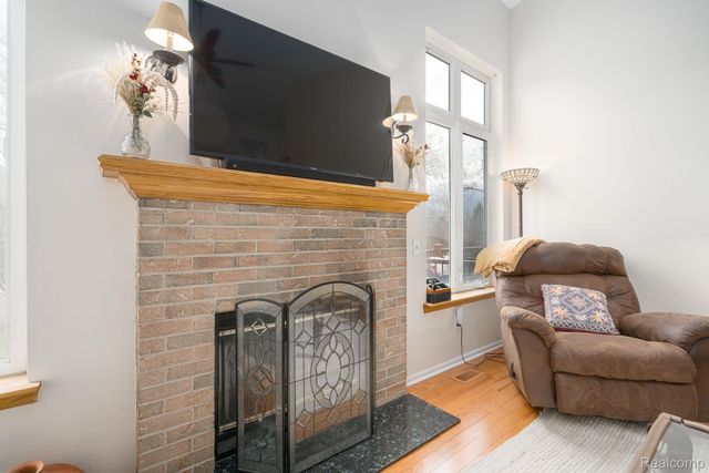 185 Columbia Drive, South Lyon, MI 48178