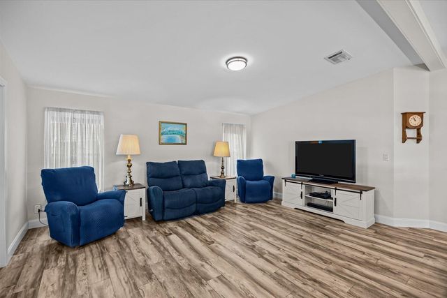 3713 Pendula Circle, Port St. Lucie, FL 34952