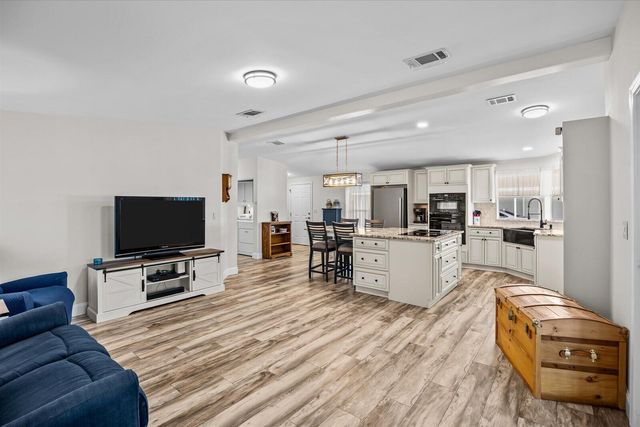 3713 Pendula Circle, Port St. Lucie, FL 34952