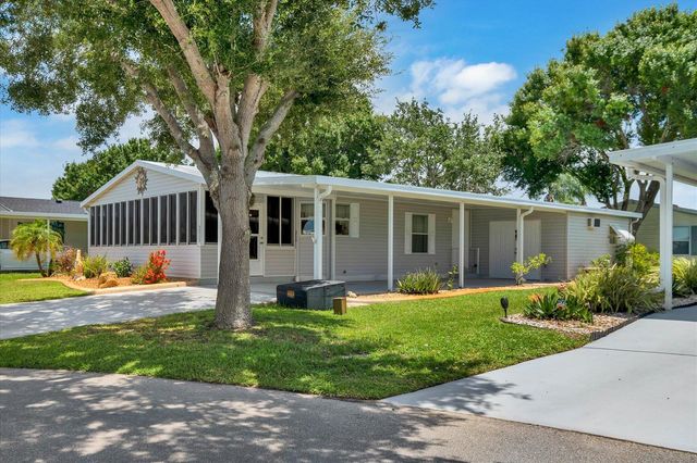 3713 Pendula Circle, Port St. Lucie, FL 34952