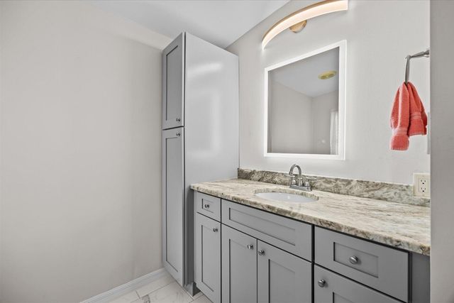 3713 Pendula Circle, Port St. Lucie, FL 34952