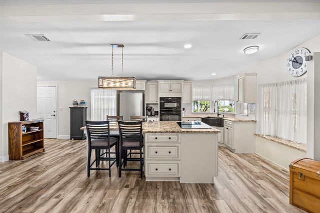 3713 Pendula Circle, Port St. Lucie, FL 34952