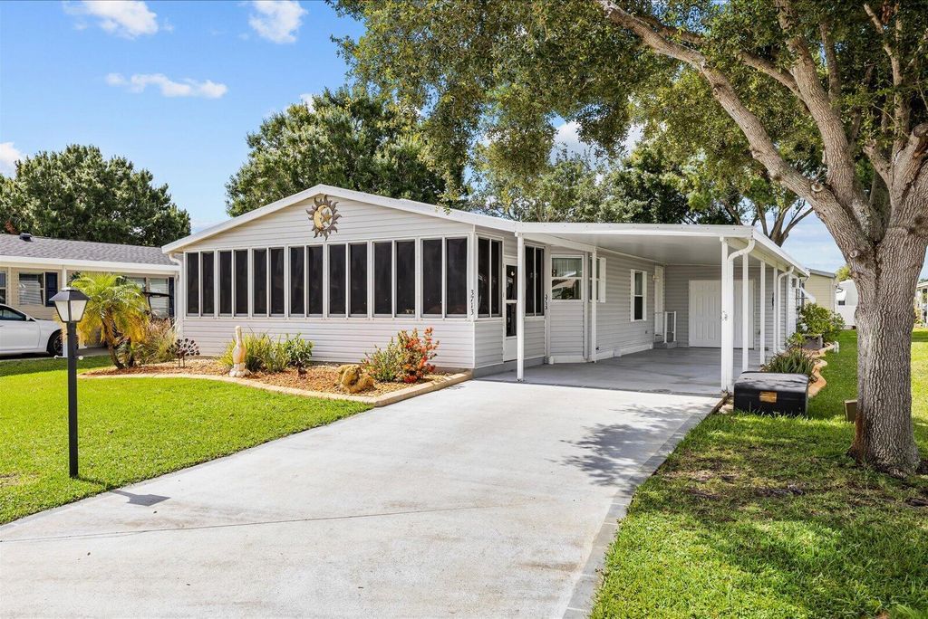 3713 Pendula Circle, Port St. Lucie, FL 34952