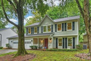 2500 Crescent Knoll Drive, Matthews, NC 28105