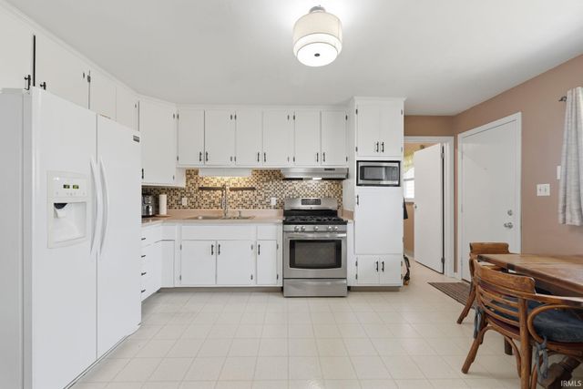 6929 Plumtree Court, Fort Wayne, IN 46825