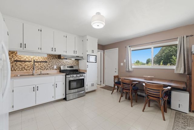 6929 Plumtree Court, Fort Wayne, IN 46825