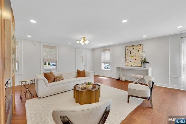 25 Riverview Avenue, Rutherford, NJ 07070