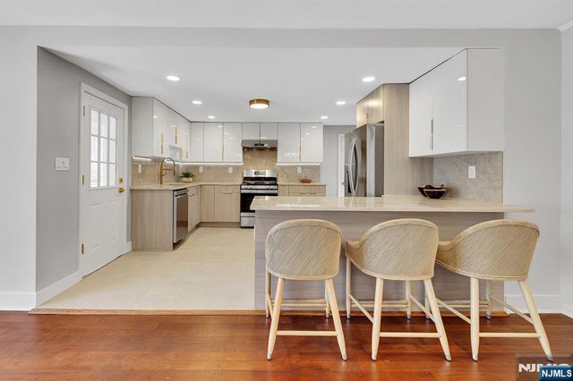 25 Riverview Avenue, Rutherford, NJ 07070