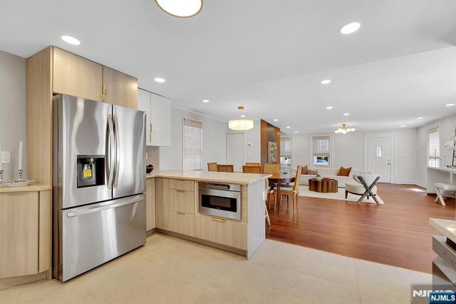 25 Riverview Avenue, Rutherford, NJ 07070
