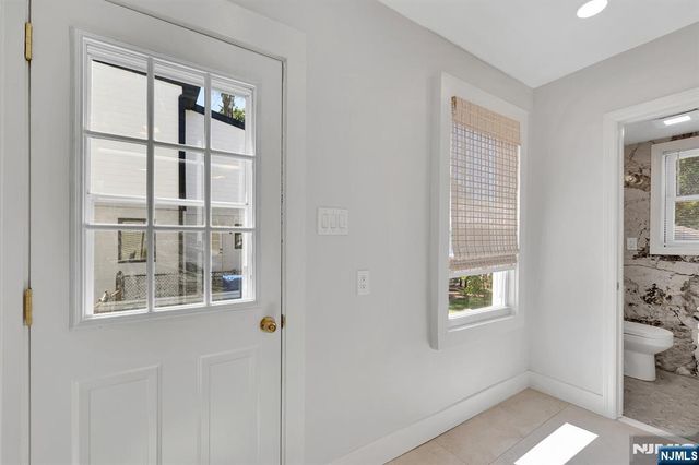 25 Riverview Avenue, Rutherford, NJ 07070