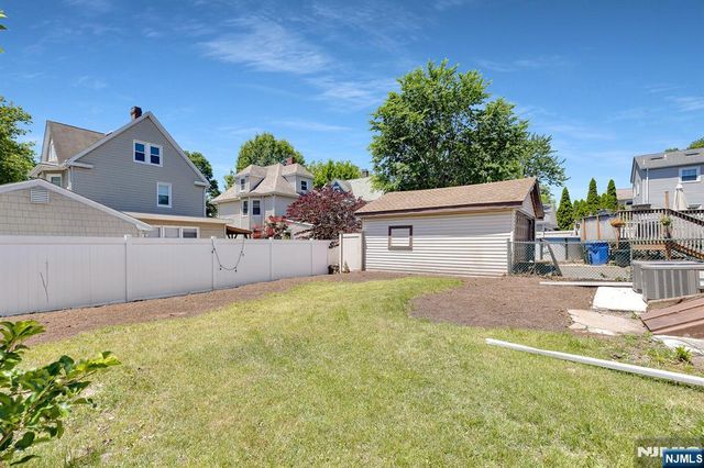 25 Riverview Avenue, Rutherford, NJ 07070
