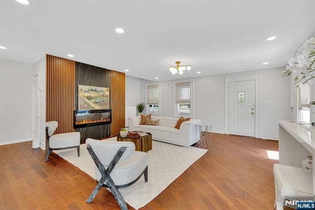 25 Riverview Avenue, Rutherford, NJ 07070
