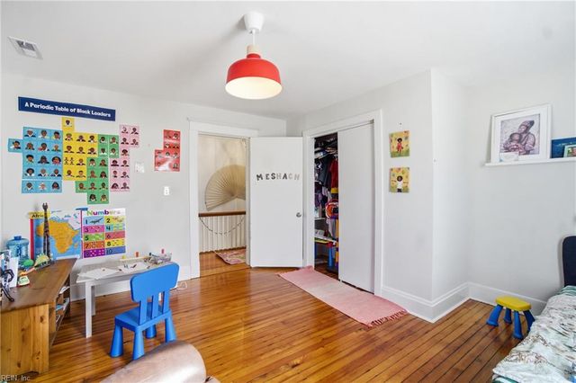 498 Romayne DR, Newport News, VA 23601