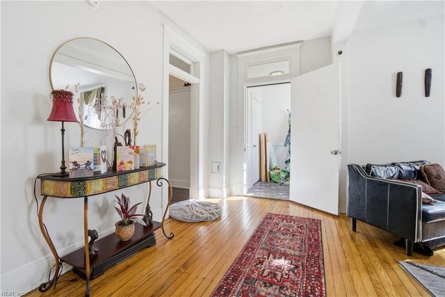 498 Romayne DR, Newport News, VA 23601