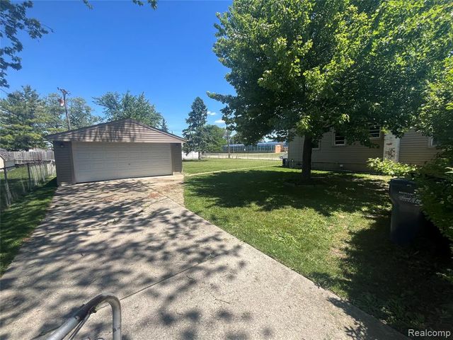 1004 Leblanc Street, Lincoln Park, MI 48146