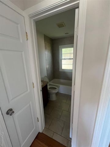 1004 Leblanc Street, Lincoln Park, MI 48146