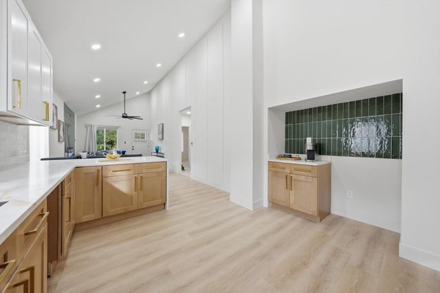 12231 S Lowe Avenue, Chicago, IL 60628