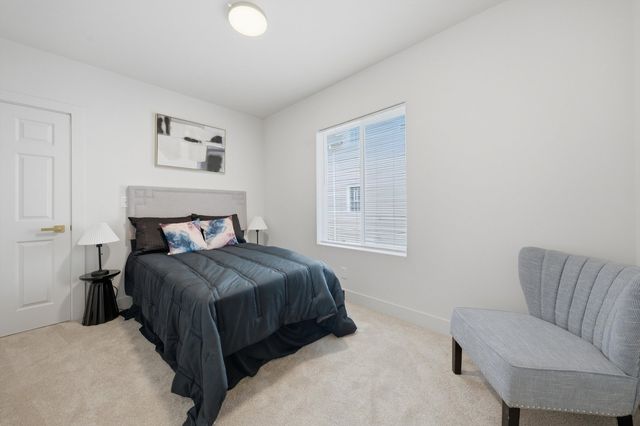 12231 S Lowe Avenue, Chicago, IL 60628
