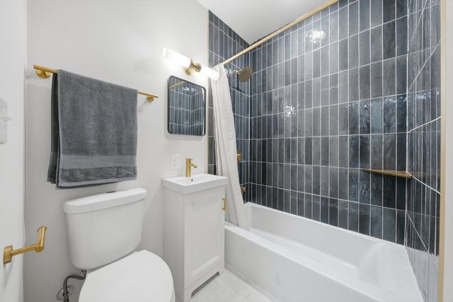 12231 S Lowe Avenue, Chicago, IL 60628