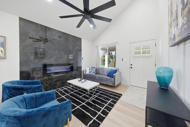 12231 S Lowe Avenue, Chicago, IL 60628