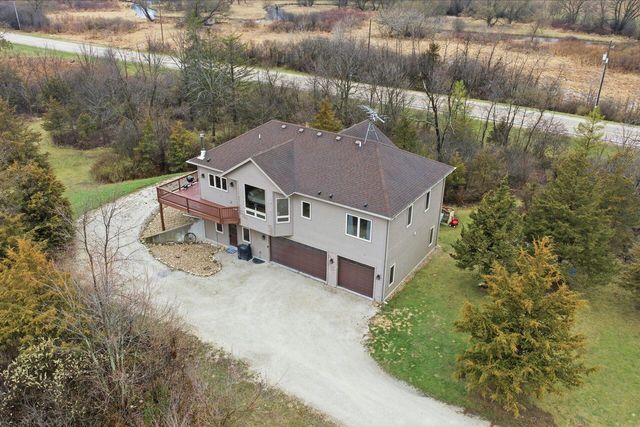N7026 County Road DD, Burlington, WI 53105