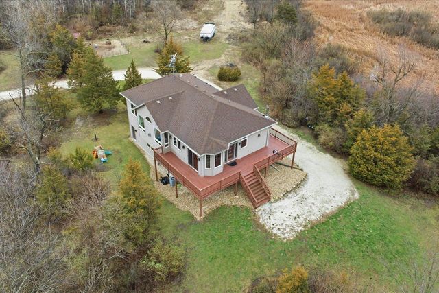 N7026 County Road DD, Burlington, WI 53105