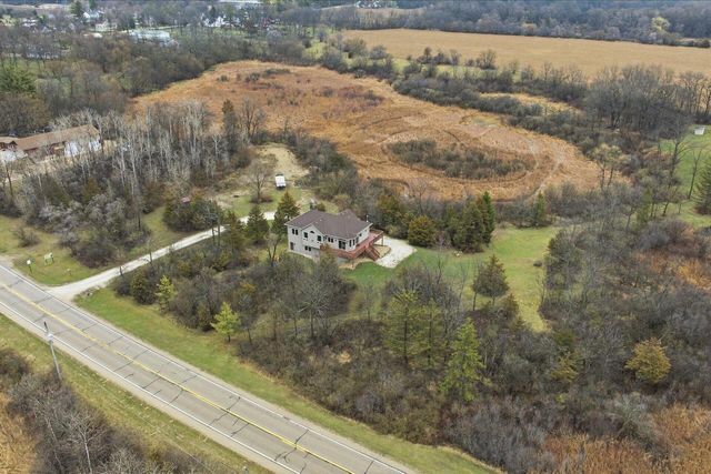 N7026 County Road DD, Burlington, WI 53105