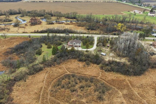 N7026 County Road DD, Burlington, WI 53105