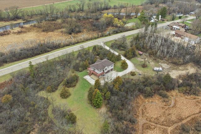 N7026 County Road DD, Burlington, WI 53105