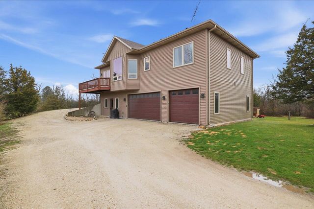 N7026 County Road DD, Burlington, WI 53105