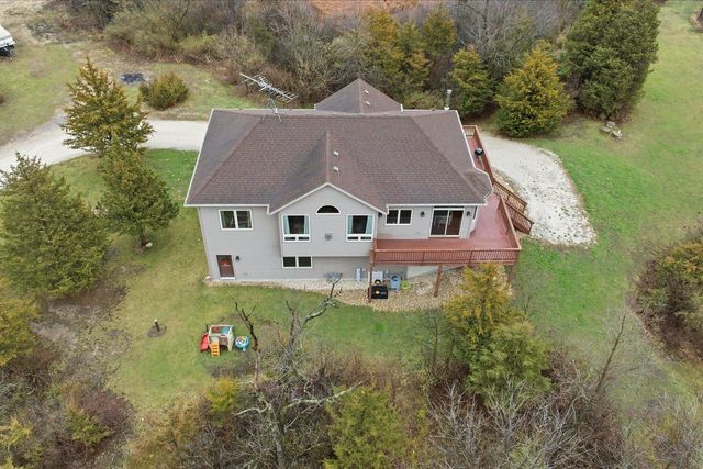 N7026 County Road DD, Burlington, WI 53105