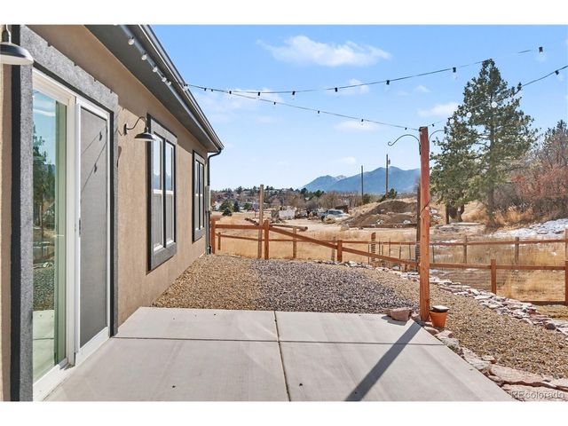 816 Meadow Ln, Palmer Lake, CO 80133