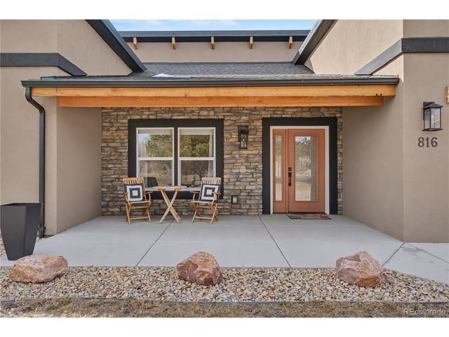 816 Meadow Ln, Palmer Lake, CO 80133